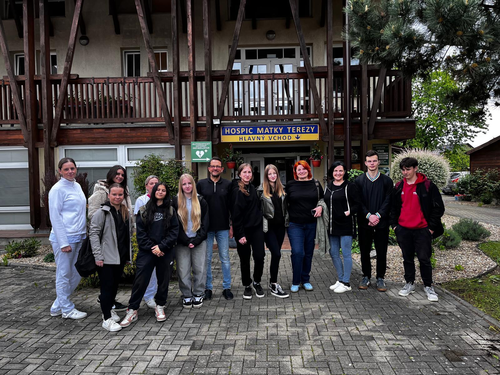 Mladí dobrovoľníci Arcidiecéznej charity Košice